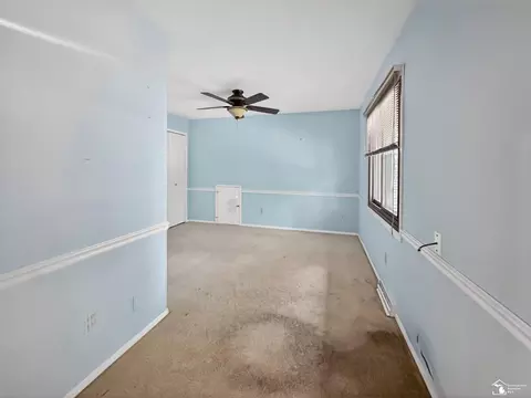 Bedroom - 8008 Fox Run, Temperance, MI 48182 photo 8 of 12