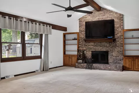 Living - 8008 Fox Run, Temperance, MI 48182 photo 1 of 4