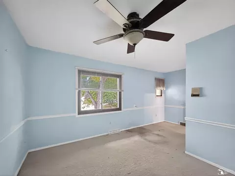 Bedroom - 8008 Fox Run, Temperance, MI 48182 photo 9 of 12