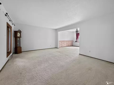 Living - 8008 Fox Run, Temperance, MI 48182 photo 4 of 4