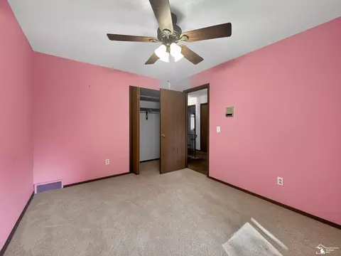 Bedroom - 8008 Fox Run, Temperance, MI 48182 photo 6 of 12