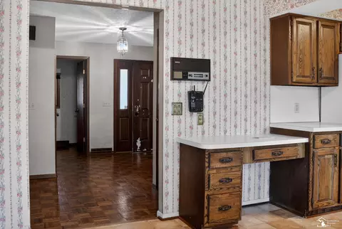 Entry Way - 8008 Fox Run, Temperance, MI 48182 photo 2 of 5
