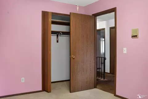 Bedroom - 8008 Fox Run, Temperance, MI 48182 photo 4 of 12