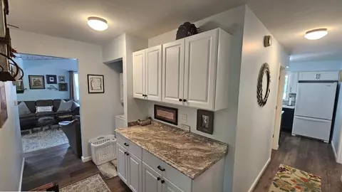 Entry Way - 4966 Prince, Gladwin, MI 48624 photo 4 of 6