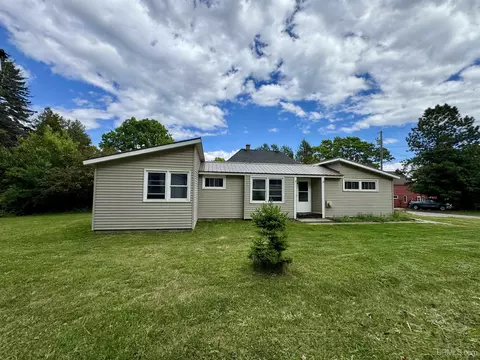 220 Newberry, Marquette, MI 49855