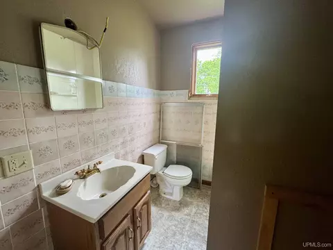 Bath - 417 3rd, Alpha, MI 49902 photo 1 of 2