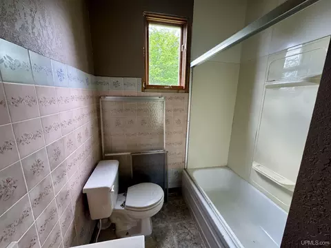 Bath - 417 3rd, Alpha, MI 49902 photo 2 of 2