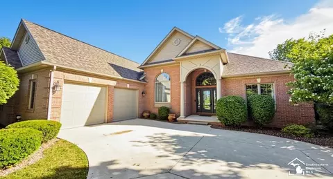 1009 Regents Park, Monroe, MI 48161