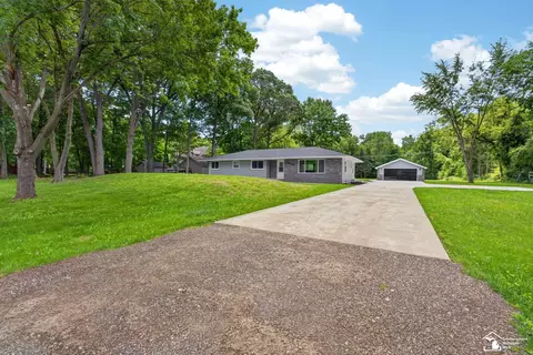29055 Bredow, Romulus, MI 48174