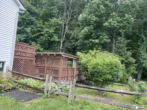 2004 Stoneybrook, Temperance, MI 48182 photo 5