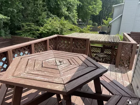 2004 Stoneybrook, Temperance, MI 48182 photo 9