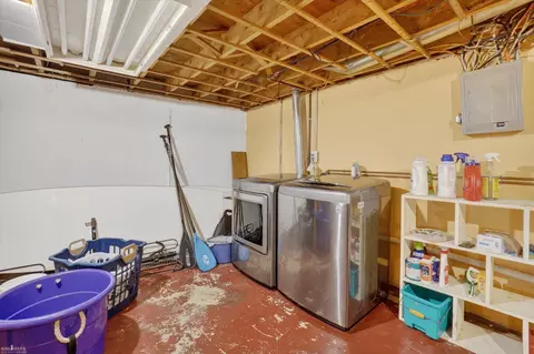 Other - 313 Dutch Ml, Flushing, MI 48433 photo 9 of 15