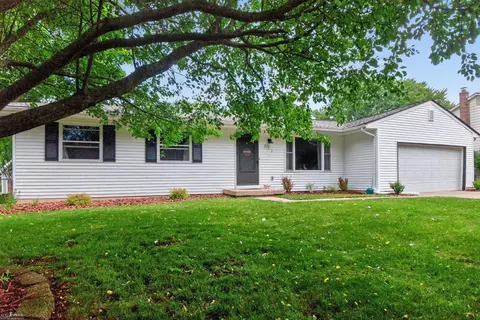 Exterior - 313 Dutch Ml, Flushing, MI 48433 photo 8 of 9