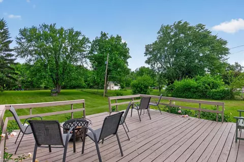 Exterior - 313 Dutch Ml, Flushing, MI 48433 photo 2 of 9