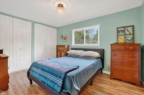 Bedroom - 313 Dutch Ml, Flushing, MI 48433 photo 1 of 7