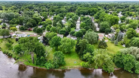 View/Area - 313 Dutch Ml, Flushing, MI 48433 photo 2 of 3