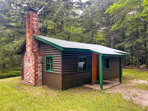 21104 Major, Skanee, MI 49962