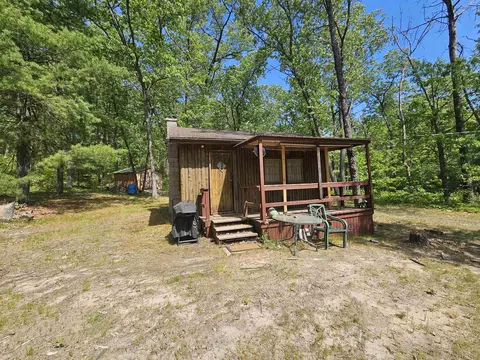 317 Burns Rd, Harrison, MI 48625