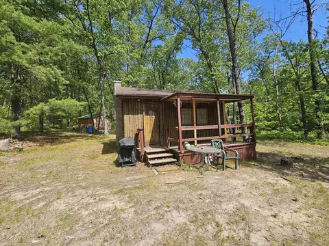 317 Burns Rd, Harrison, MI 48625