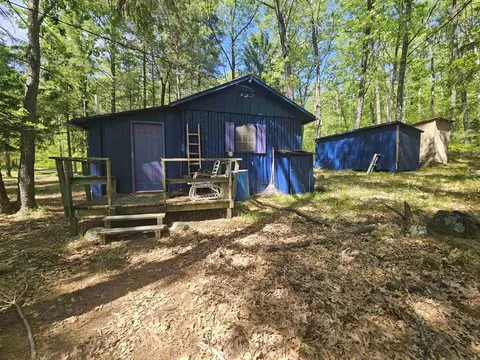 319 Burns, Harrison, MI 48625