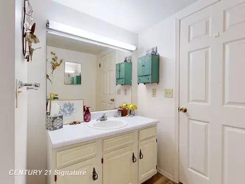 Bath - 5317 Vineyard, Flushing, MI 48433 photo 4 of 4