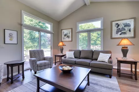 Living - 20547 Windham, Macomb, MI 48044 photo 3 of 5