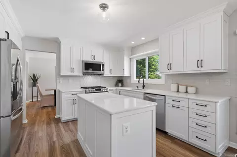 Kitchen - 20547 Windham, Macomb, MI 48044 photo 3 of 4