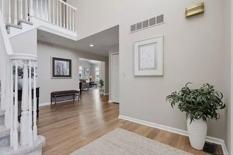 Entry Way - 20547 Windham, Macomb, MI 48044 photo 2 of 5