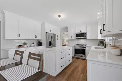 Kitchen - 20547 Windham, Macomb, MI 48044 photo 2 of 4
