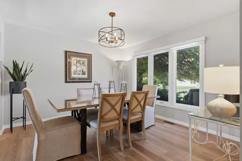 Dining - 20547 Windham, Macomb, MI 48044 photo 3 of 4
