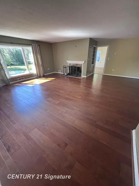 Living - 200 S Fifth, Roscommon, MI 48653 photo 4 of 6