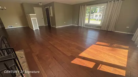 Living - 200 S Fifth, Roscommon, MI 48653 photo 5 of 6