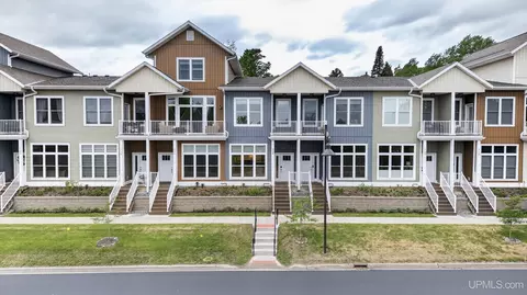 728 S Lakeshore, Marquette, MI 49855
