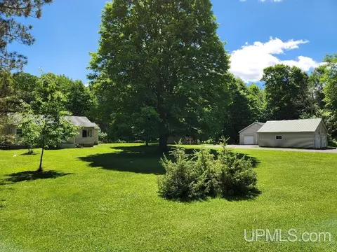 577 M73, Iron River, MI 49935
