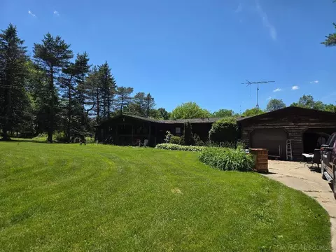 2960 Oakview, Dryden, MI 48428