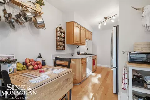 Kitchen - 935 Brown, Saint Clair, MI 48079 photo 3 of 5