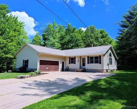 755 S Vandenboom, Marquette, MI 49855