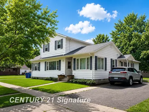 119-121 N Bachus, Corunna, MI 48817