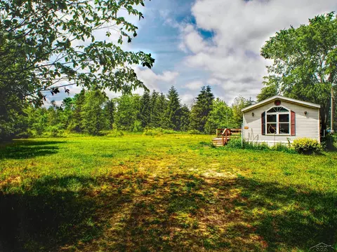 1128 Rashell, Crystal, MI 48818