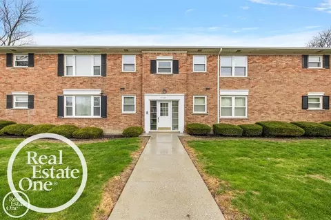 17560 Mack #10, Grosse Pointe, MI 48230