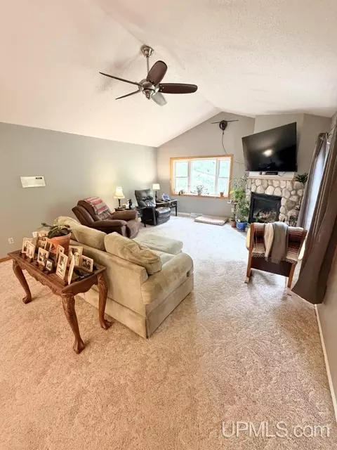 Living - 250 Copper, Ishpeming, MI 49849 photo 2 of 6