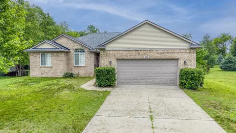 2059 Pinebrook Mdw, Howell, MI 48843