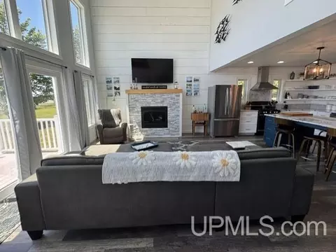 Living - 5870 Juniper Aa, Rapid River, MI 49878 photo 4 of 5