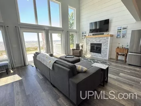 Living - 5870 Juniper Aa, Rapid River, MI 49878 photo 2 of 5