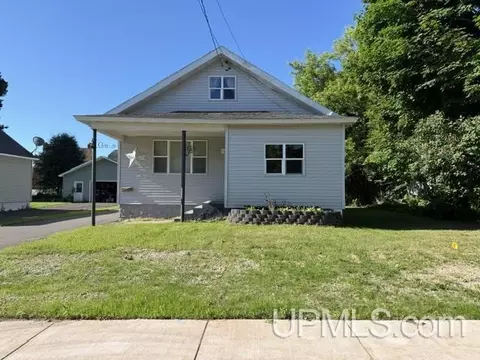 155 E Coolidge, Ironwood, MI 49938