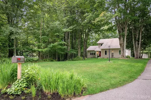935 W Orianna, Marquette, MI 49855
