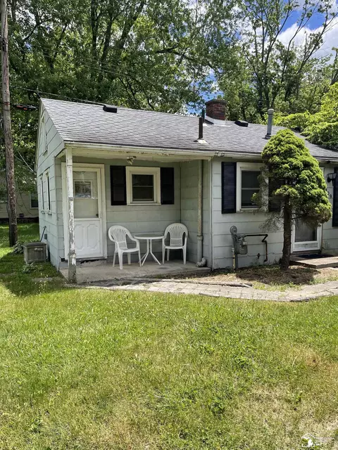 809 Pipis, Monroe, MI 48162