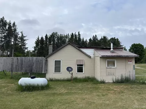8004 N Hiawatha, Naubinway, MI 49762