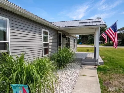 Exterior - 1245 Chappel Vly, Gladwin, MI 48624 photo 1 of 8