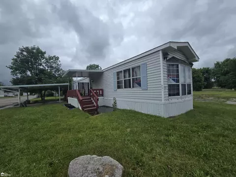 329 King George Iii, Flint, MI 48507